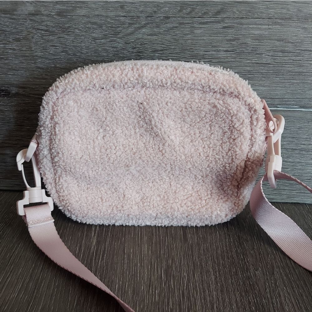 PINK VICTORIA'S SECRET Pink Sherpa Crossbody Bag - Picture 2 of 5